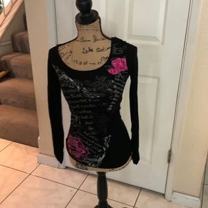 So cal top with pink sparkle